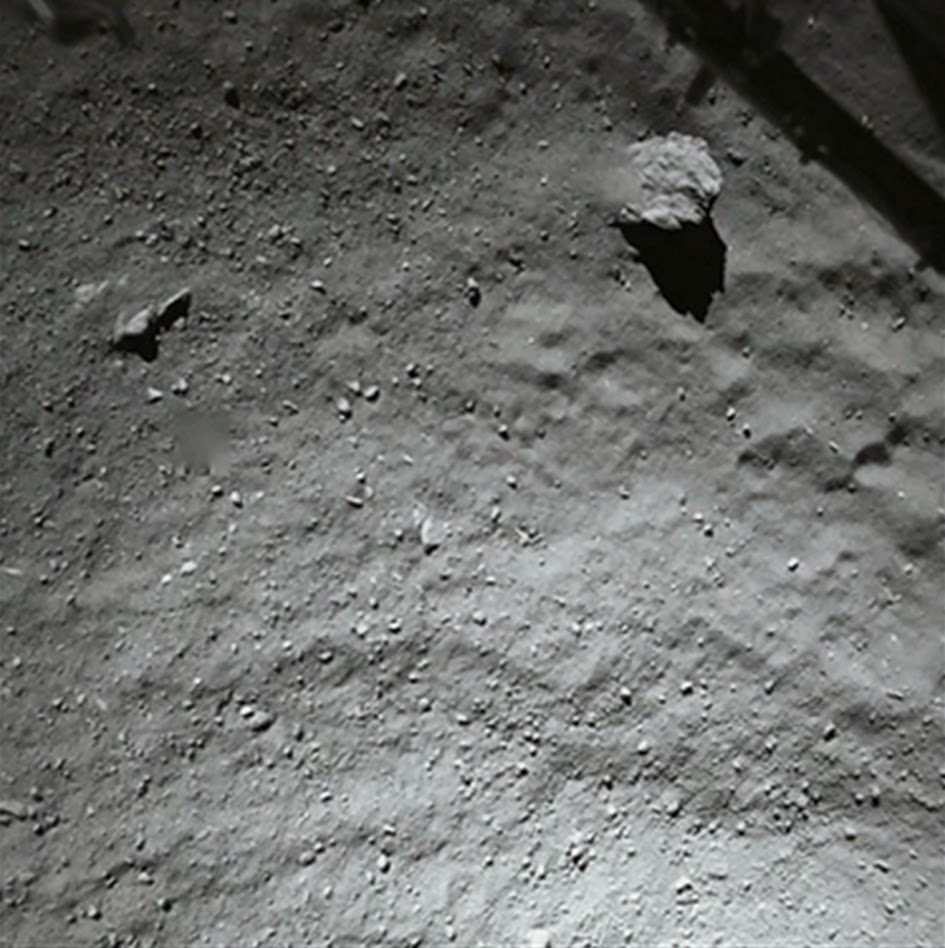 la surface vue de 40 m de hauteur par Philae